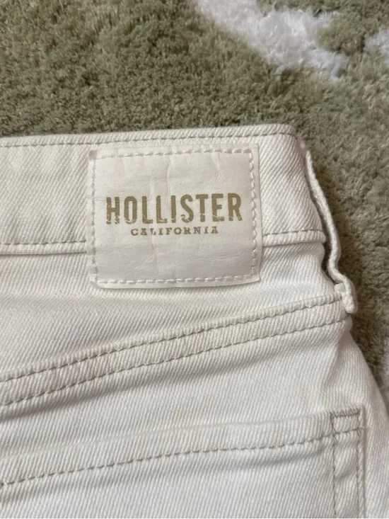 Hollister Cream High-Rise Denim Shorts - Picture 4 of 4